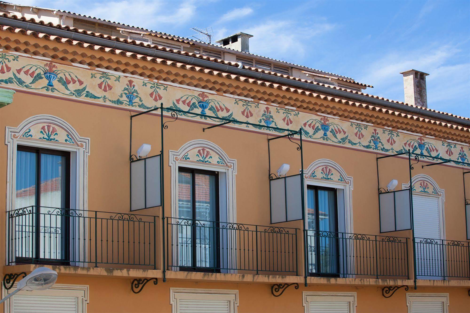 Hotel Provencal Hyères Екстериор снимка